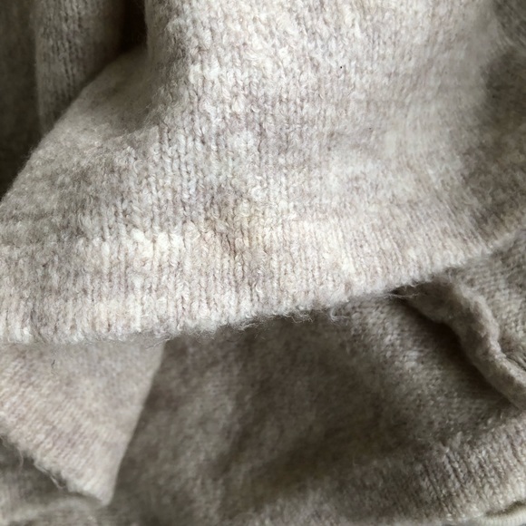 AE bell sleeve Sweater - Picture 9 of 9